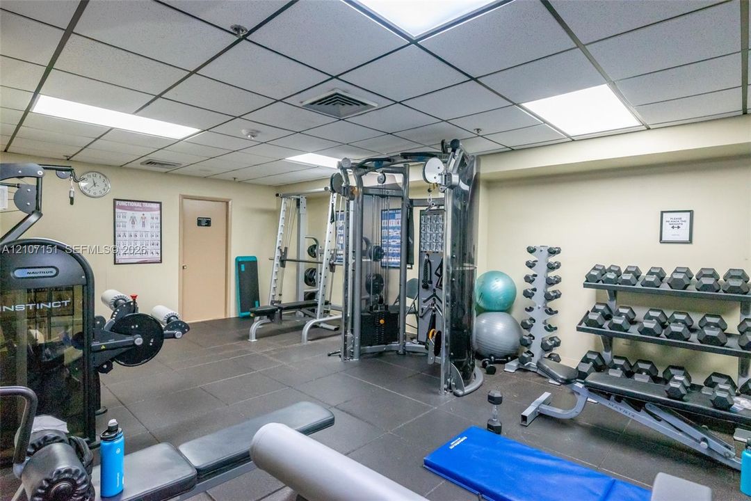 For Rent: $5,500 (2 beds, 2 baths, 1190 Square Feet)