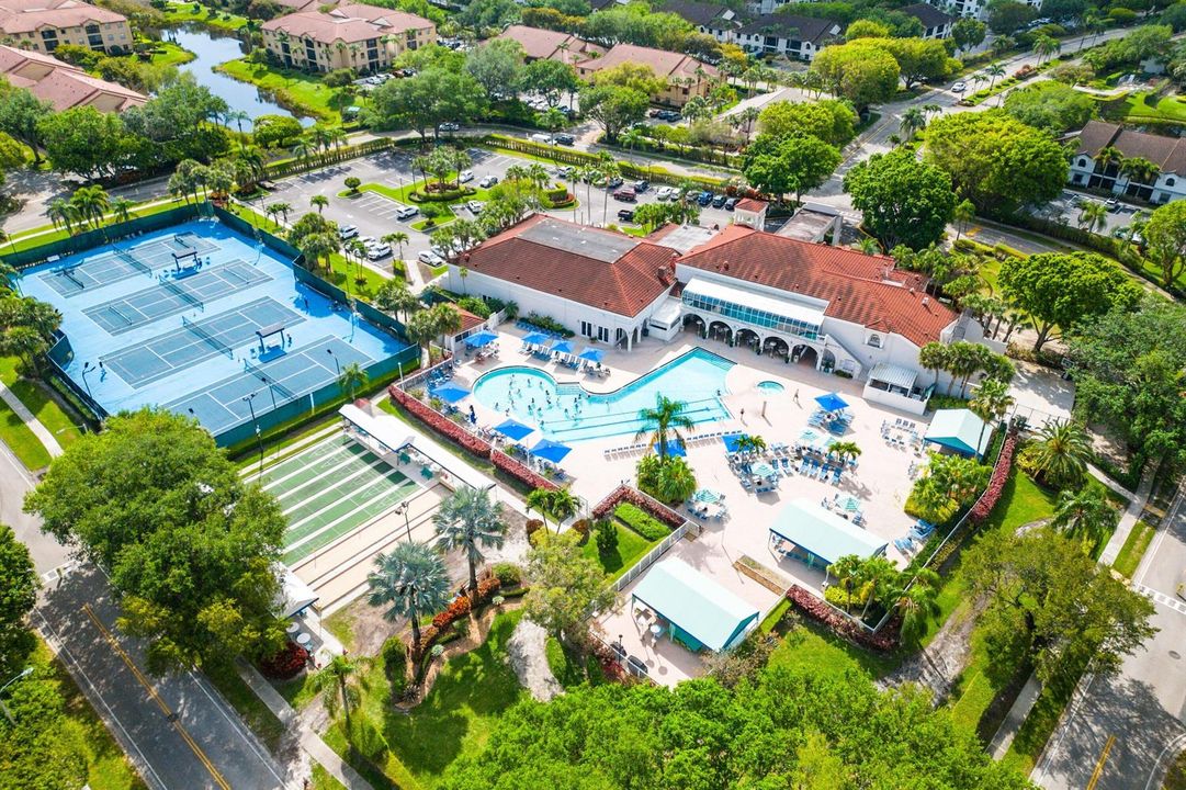 CLUB AERIAL