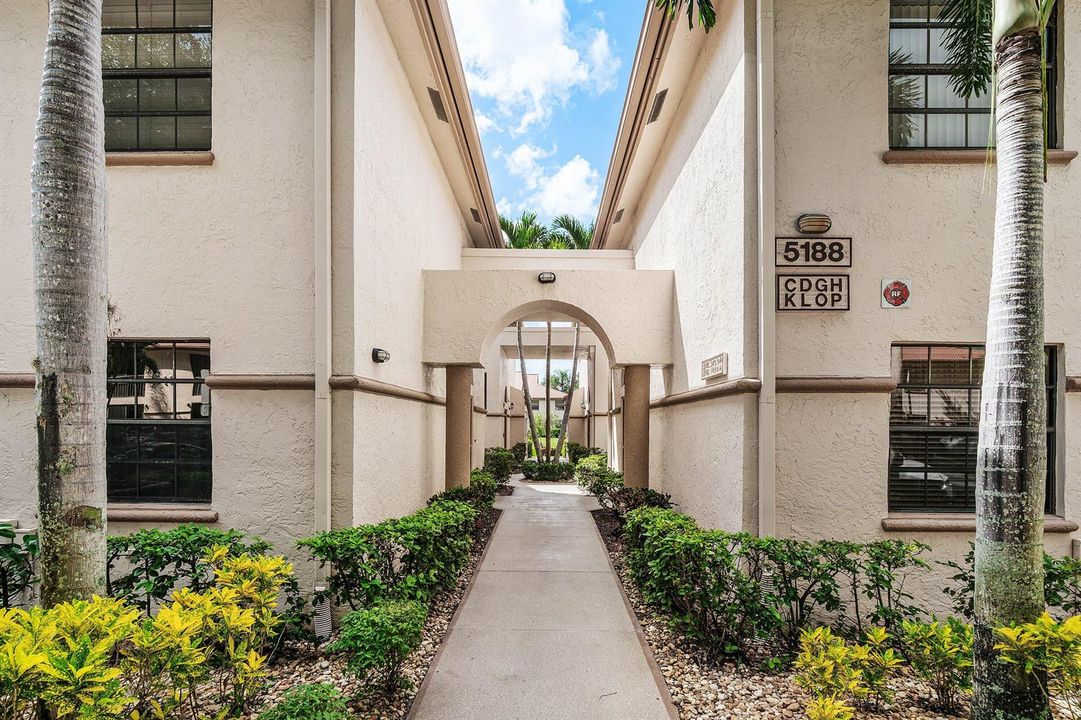 004-5188EuropaDrive-C-BoyntonBeach-FL-33