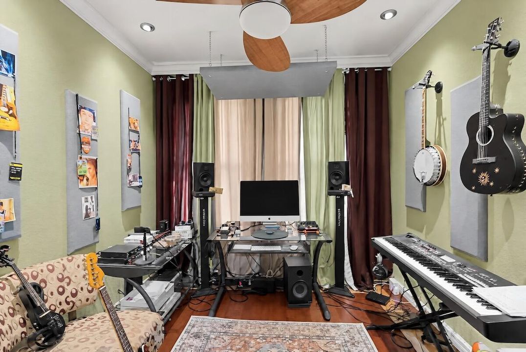 17_6918_W_Sample_Rd-Living_room-55-1
