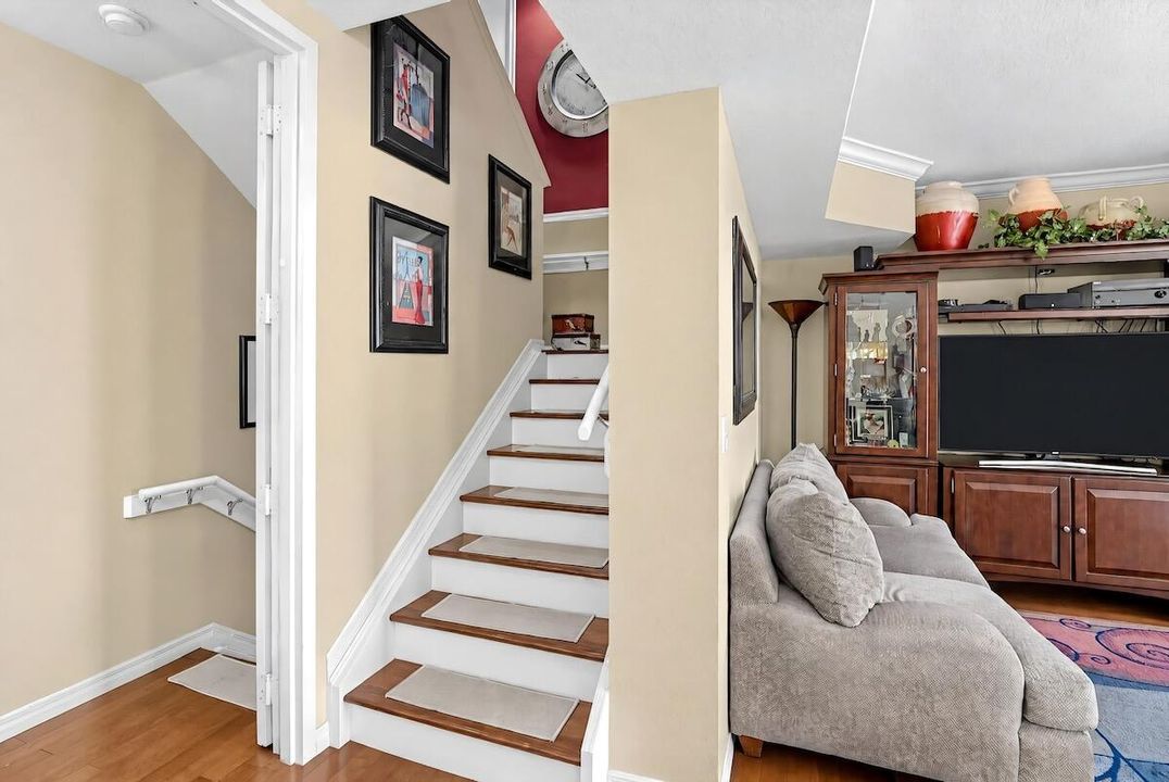 19_6918_W_Sample_Rd-Living_room-31-1