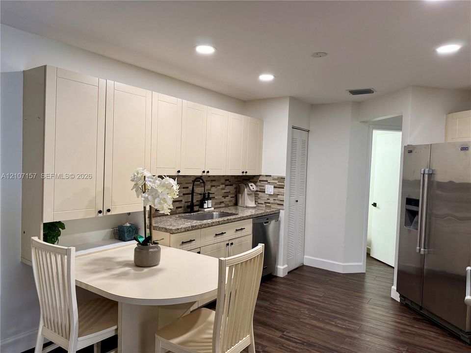 For Rent: $4,500 (3 beds, 2 baths, 2048 Square Feet)