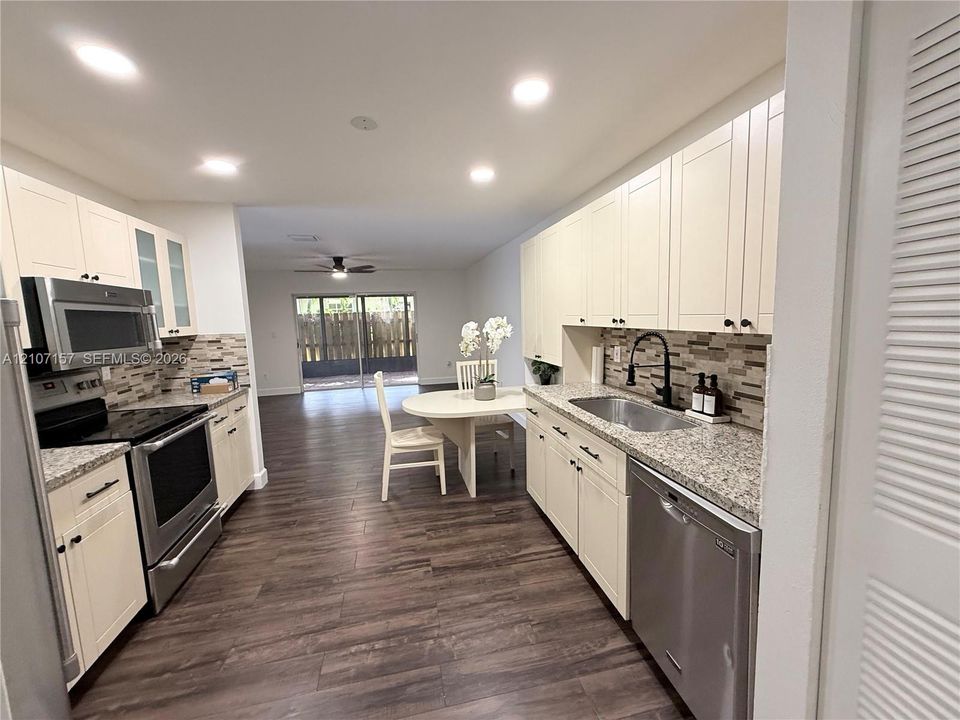For Rent: $4,500 (3 beds, 2 baths, 2048 Square Feet)