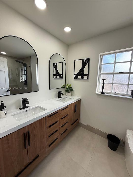 For Rent: $4,500 (3 beds, 2 baths, 2048 Square Feet)