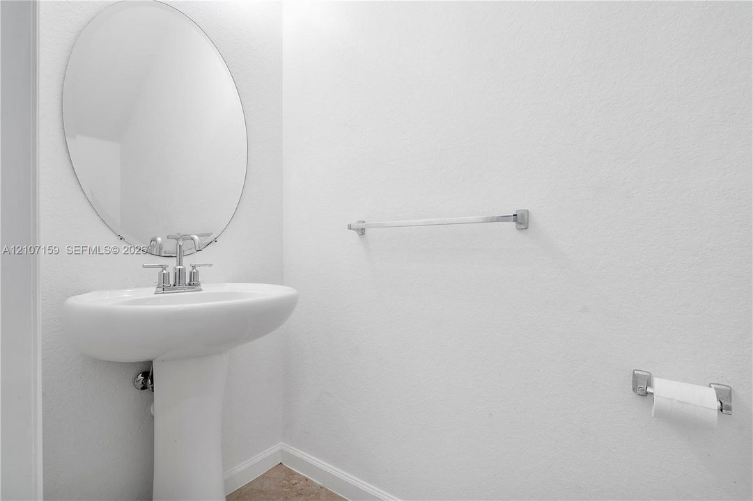 На продажу: $379,900 (3 спален, 2 ванн, 1496 Квадратных фут)