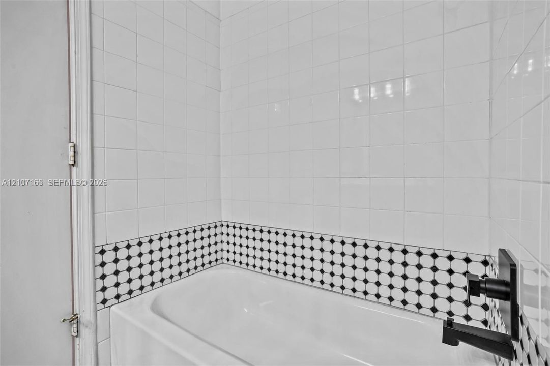 En Venta: $587,000 (4 camas, 2 baños, 1851 Pies cuadrados)