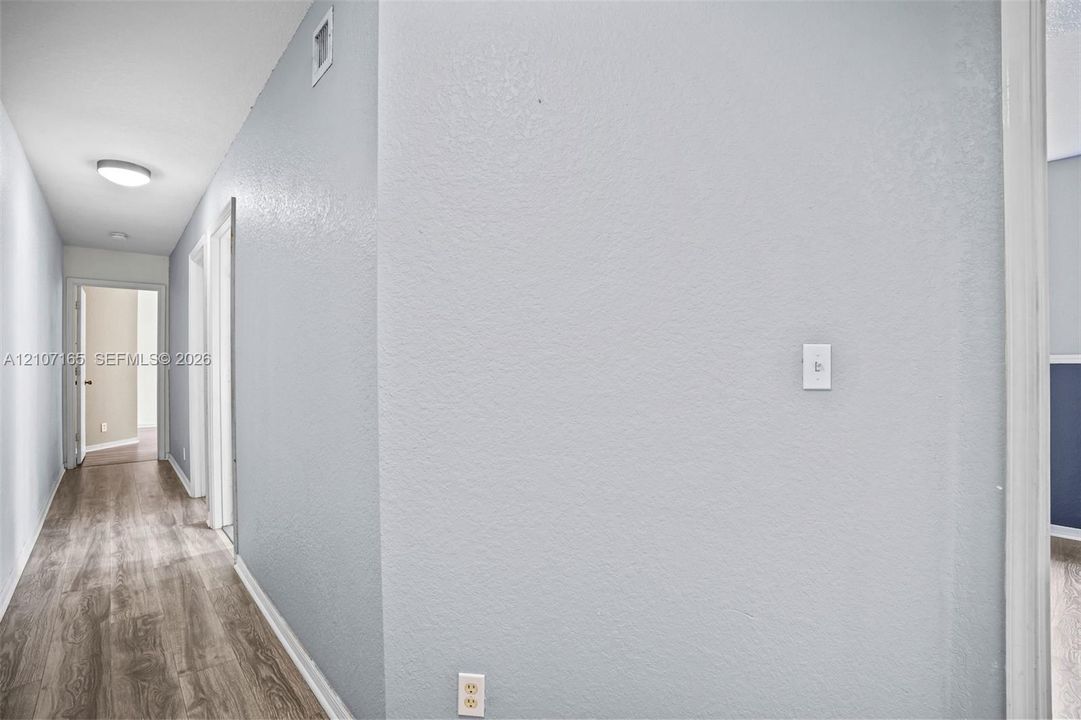 En Venta: $587,000 (4 camas, 2 baños, 1851 Pies cuadrados)