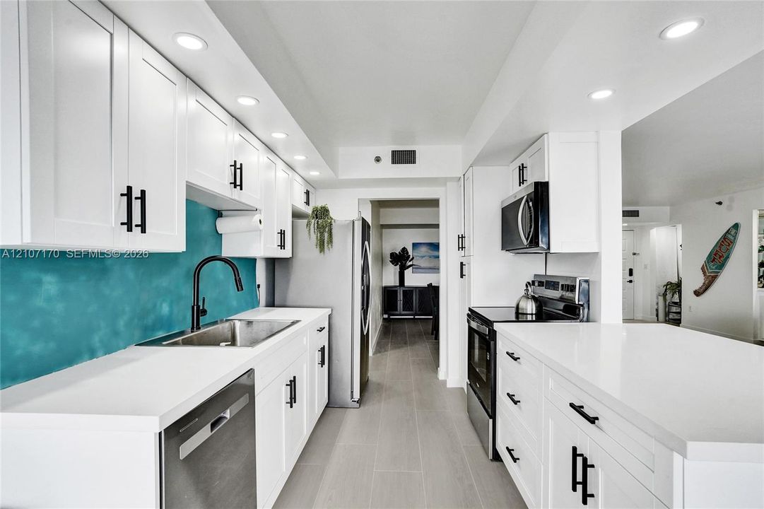 For Rent: $6,000 (2 beds, 2 baths, 1570 Square Feet)