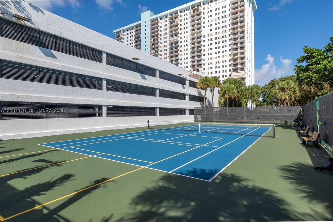 For Rent: $6,000 (2 beds, 2 baths, 1570 Square Feet)
