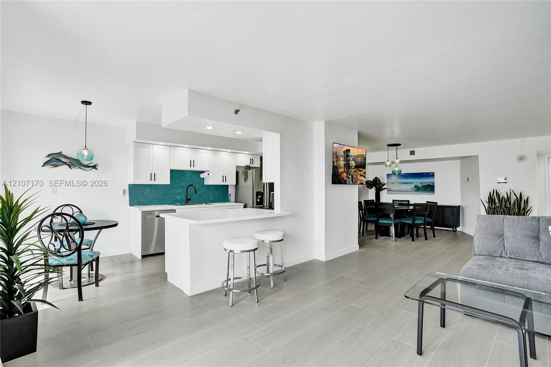 For Rent: $6,000 (2 beds, 2 baths, 1570 Square Feet)
