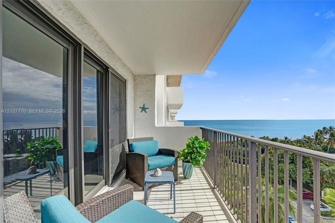 For Rent: $6,000 (2 beds, 2 baths, 1570 Square Feet)