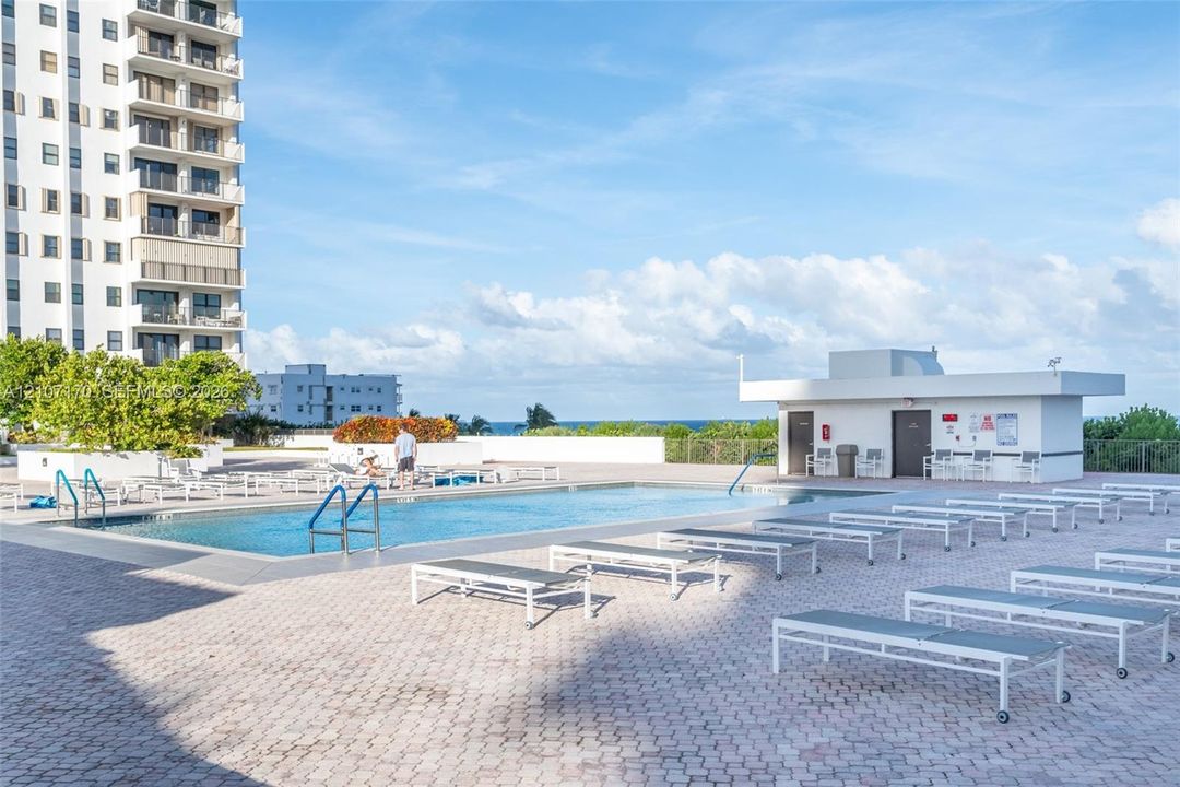 For Rent: $6,000 (2 beds, 2 baths, 1570 Square Feet)