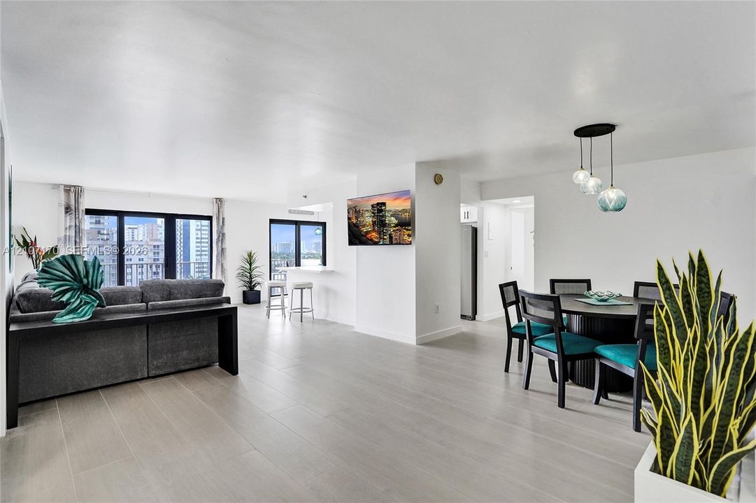 For Rent: $6,000 (2 beds, 2 baths, 1570 Square Feet)