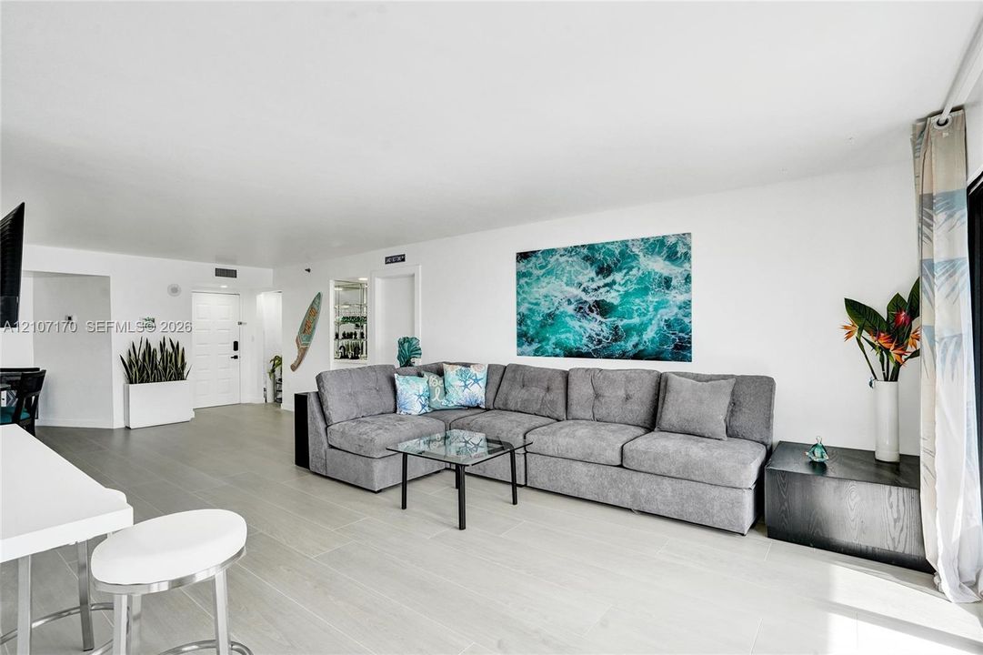 For Rent: $6,000 (2 beds, 2 baths, 1570 Square Feet)