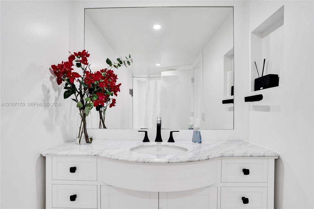 For Rent: $6,000 (2 beds, 2 baths, 1570 Square Feet)