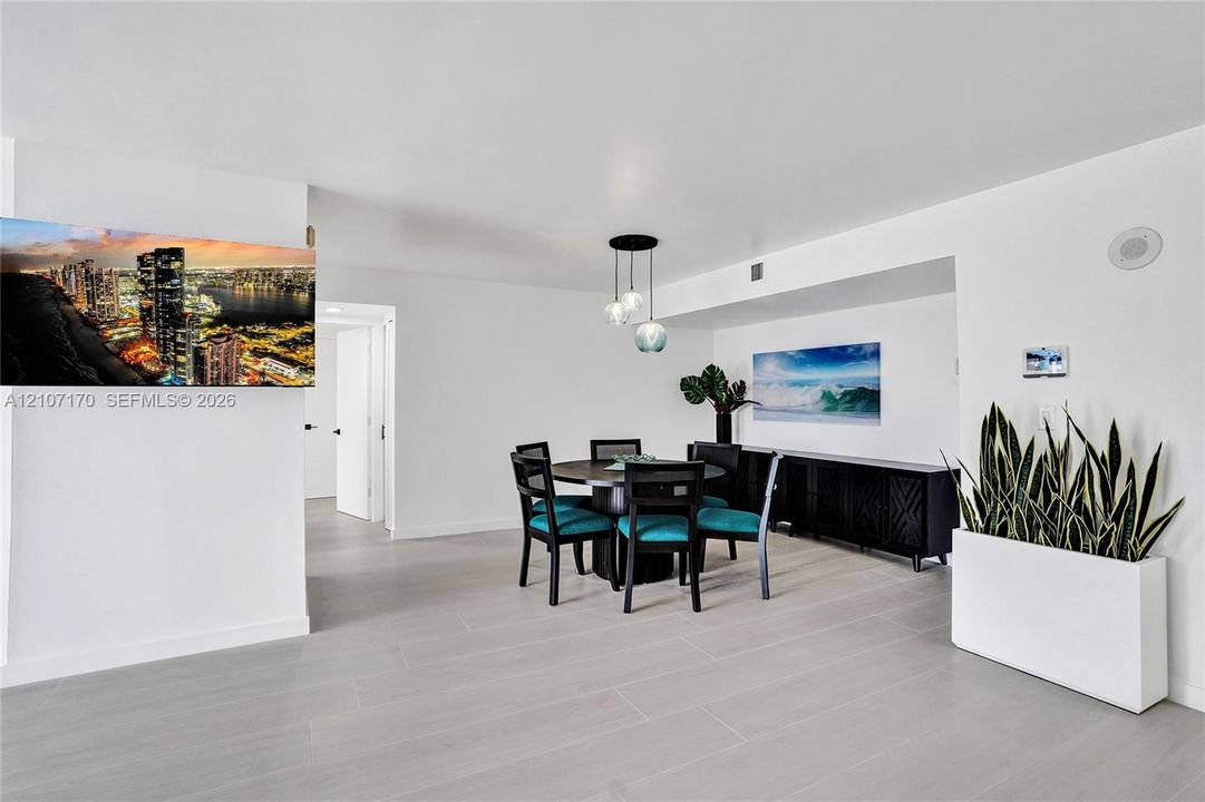 For Rent: $6,000 (2 beds, 2 baths, 1570 Square Feet)