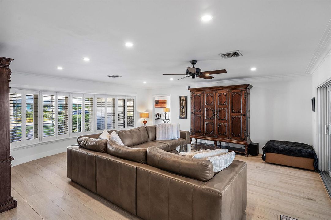 010-744PeachtreeLane-BocaRaton-FL-33486-
