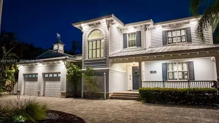 En Renta: $25,000 (8 camas, 6 baños, 4588 Pies cuadrados)