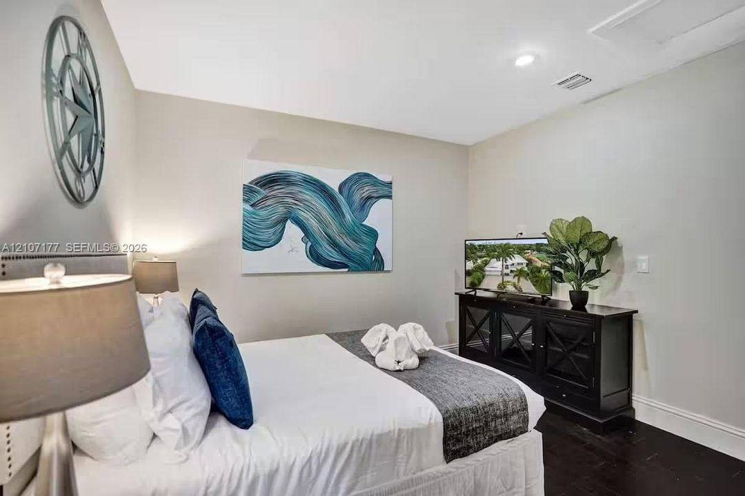 En Renta: $25,000 (8 camas, 6 baños, 4588 Pies cuadrados)