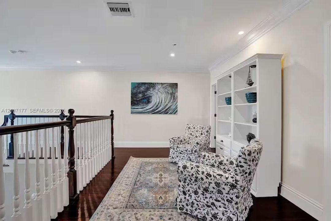 En Renta: $25,000 (8 camas, 6 baños, 4588 Pies cuadrados)