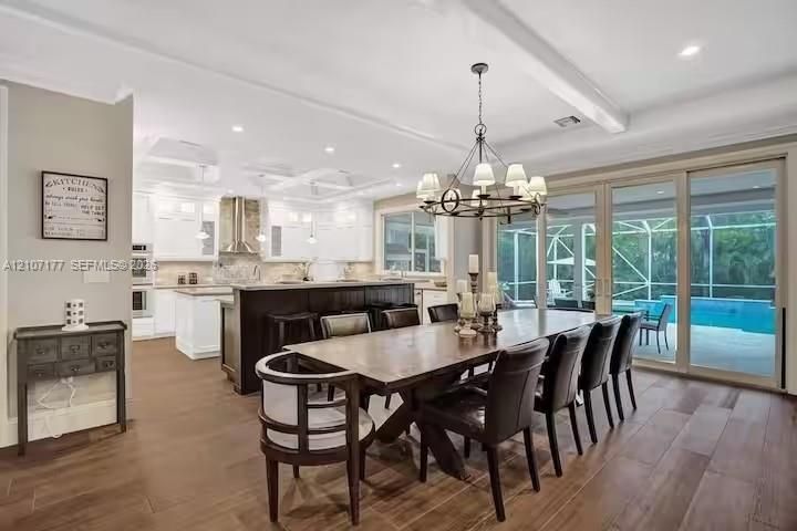 En Renta: $25,000 (8 camas, 6 baños, 4588 Pies cuadrados)