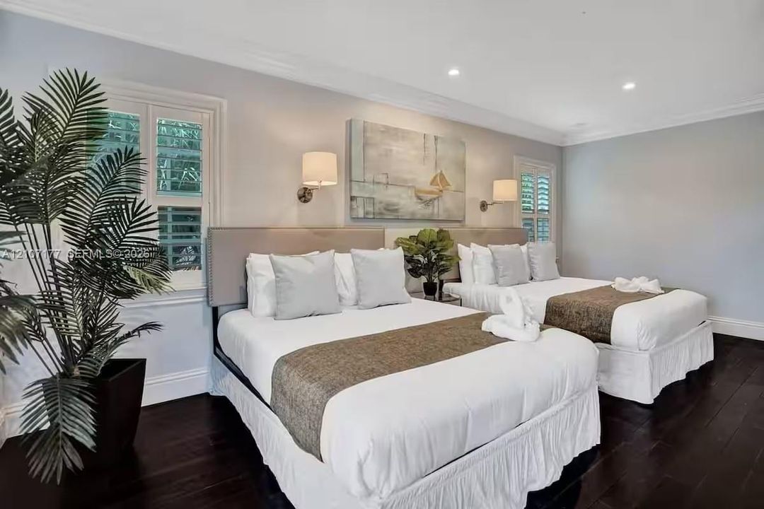 En Renta: $25,000 (8 camas, 6 baños, 4588 Pies cuadrados)