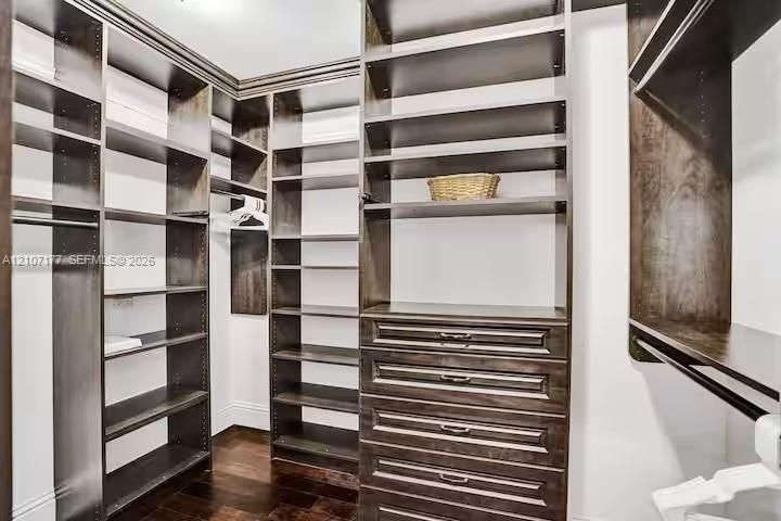 En Renta: $25,000 (8 camas, 6 baños, 4588 Pies cuadrados)