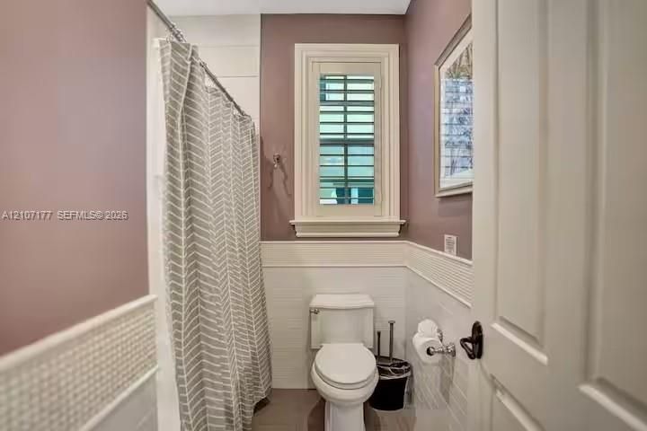 En Renta: $25,000 (8 camas, 6 baños, 4588 Pies cuadrados)