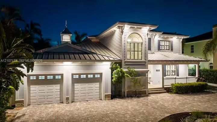 En Renta: $25,000 (8 camas, 6 baños, 4588 Pies cuadrados)