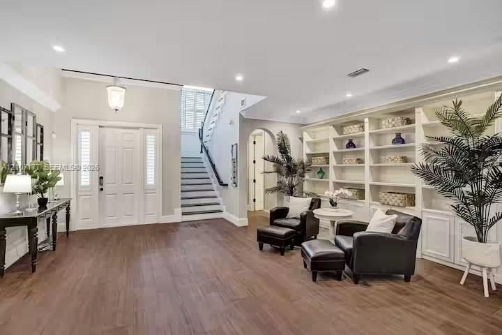 En Renta: $25,000 (8 camas, 6 baños, 4588 Pies cuadrados)