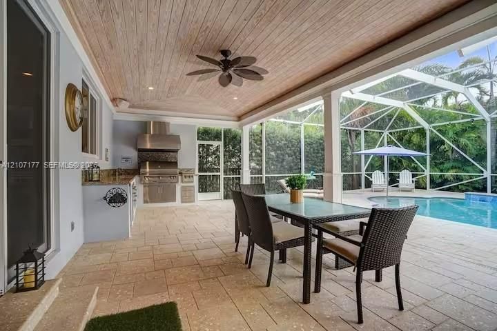 En Renta: $25,000 (8 camas, 6 baños, 4588 Pies cuadrados)