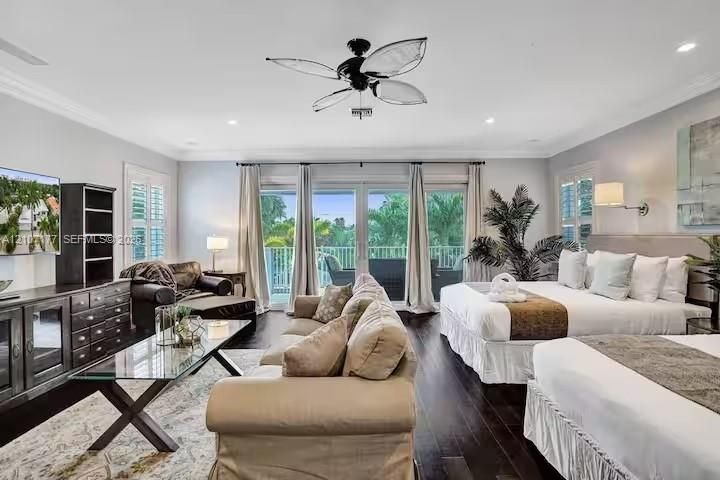 En Renta: $25,000 (8 camas, 6 baños, 4588 Pies cuadrados)