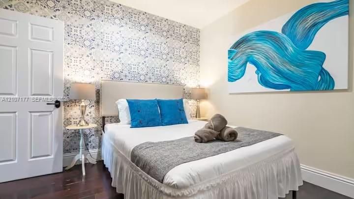 En Renta: $25,000 (8 camas, 6 baños, 4588 Pies cuadrados)