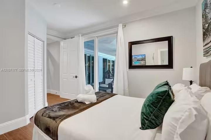 En Renta: $25,000 (8 camas, 6 baños, 4588 Pies cuadrados)