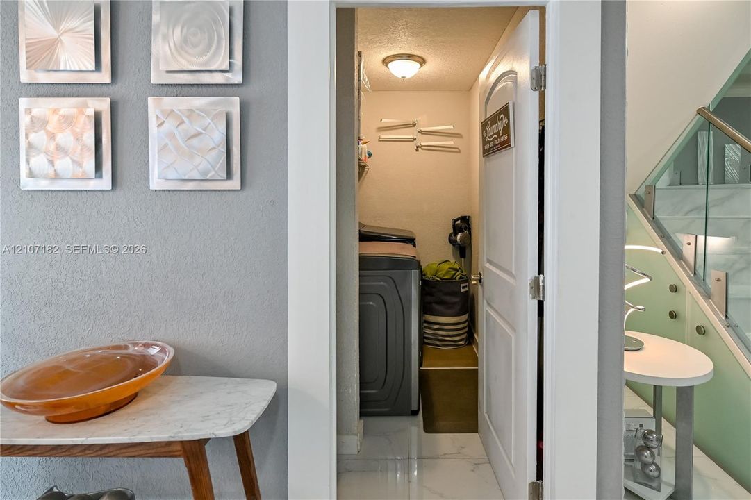 For Sale: $575,000 (3 beds, 2 baths, 1976 Square Feet)