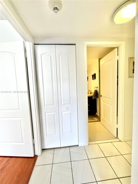 For Sale: $271,000 (2 beds, 2 baths, 1280 Square Feet)