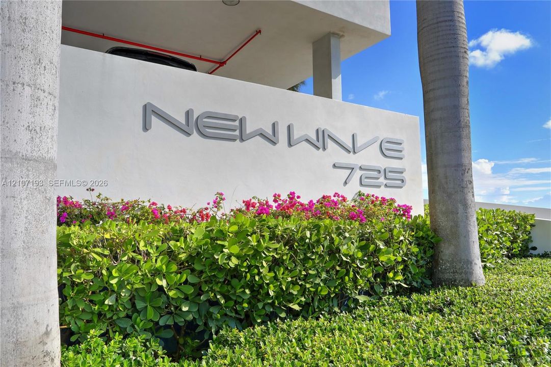 For Sale: $620,000 (1 beds, 2 baths, 950 Square Feet)