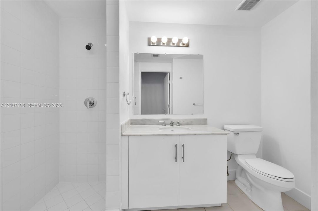 For Sale: $620,000 (1 beds, 2 baths, 950 Square Feet)