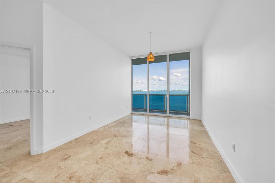 For Sale: $620,000 (1 beds, 2 baths, 950 Square Feet)
