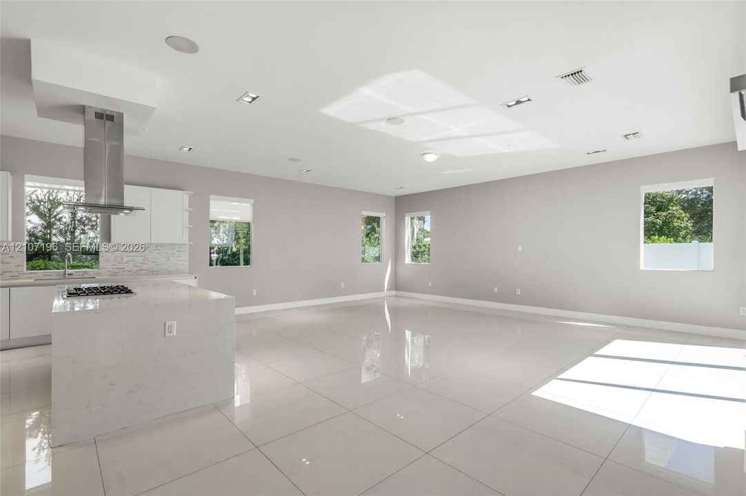 For Rent: $8,300 (5 beds, 5 baths, 3624 Square Feet)