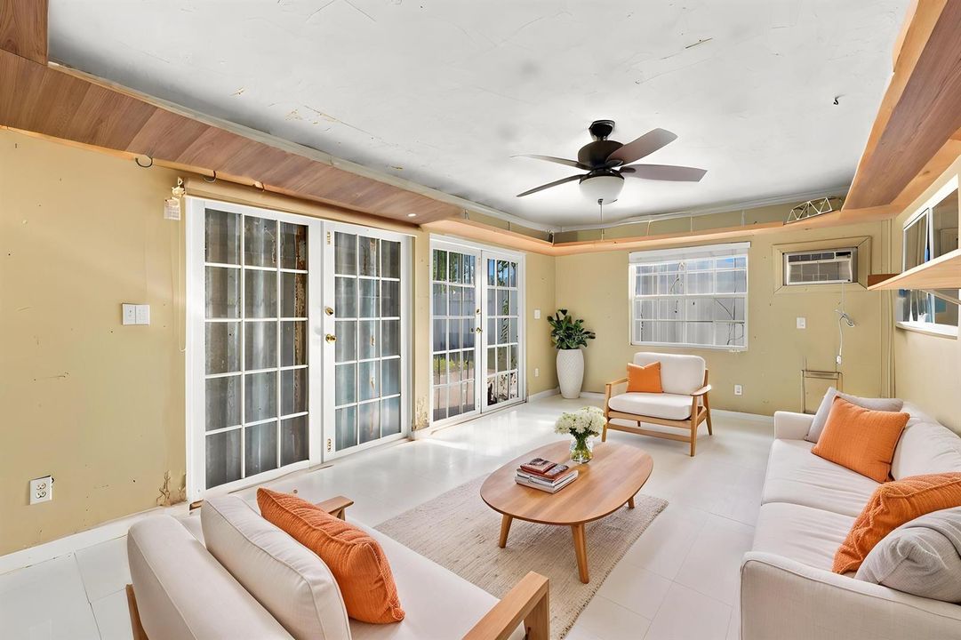 Sun Room- Virtually Staged