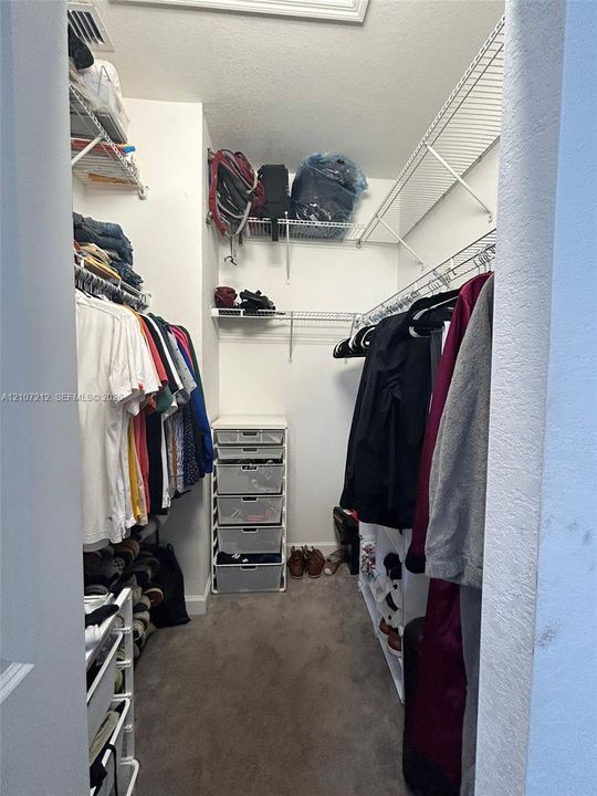 En Venta: $460,000 (3 camas, 3 baños, 1320 Pies cuadrados)