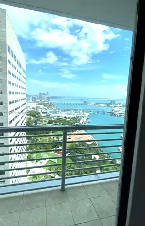 En Venta: $650,000 (2 camas, 2 baños, 1105 Pies cuadrados)