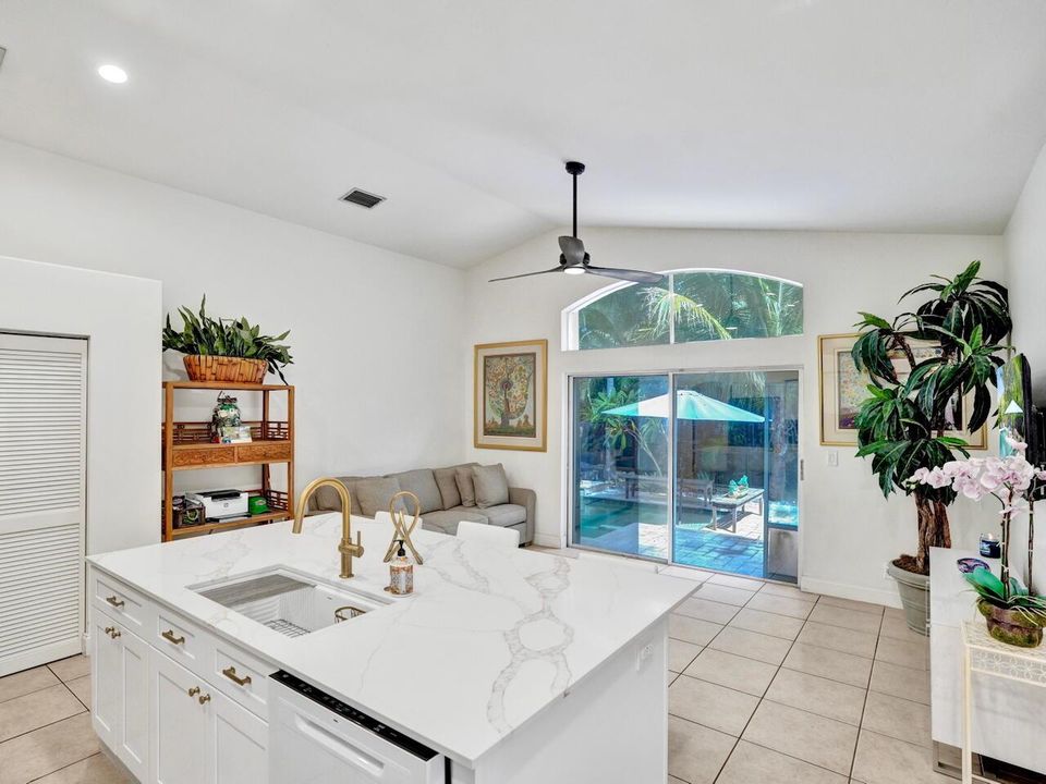 6214 Sand Hills Cir - 25