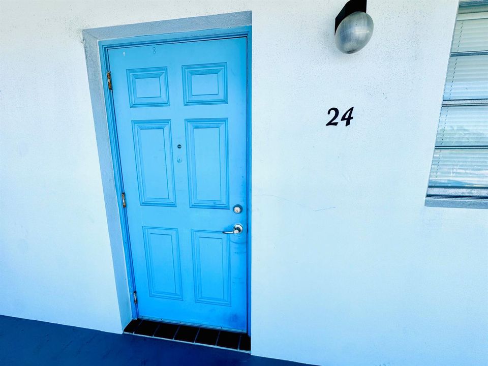 front door 410 W palm