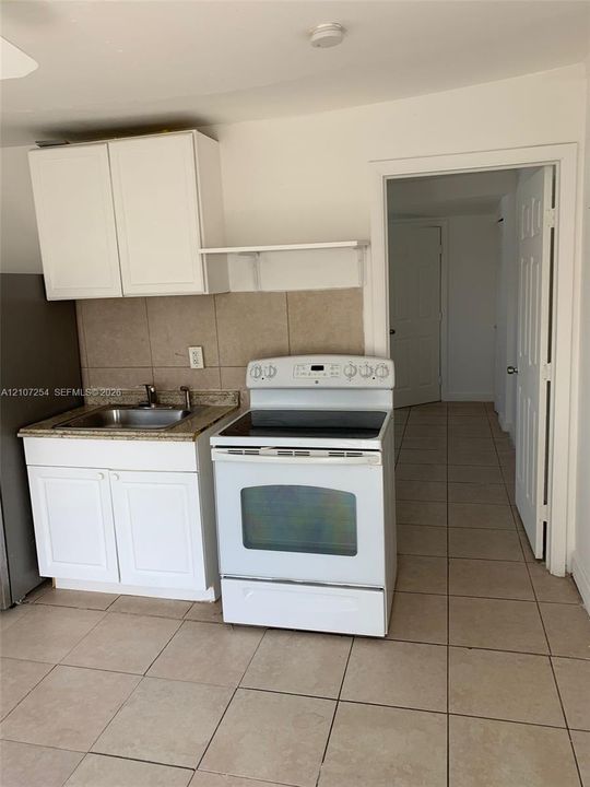 For Rent: $1,700 (1 beds, 1 baths, 2222 Square Feet)