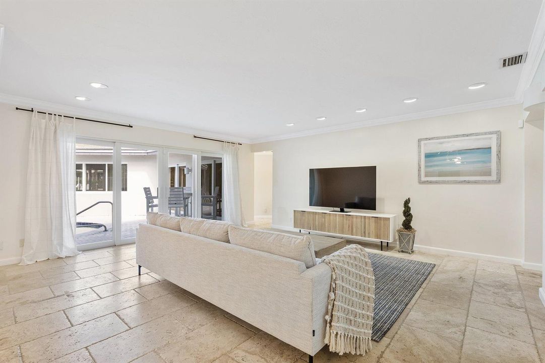 3241 NE 56th Ct_011