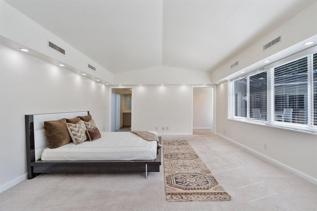 3241 NE 56th Ct_030