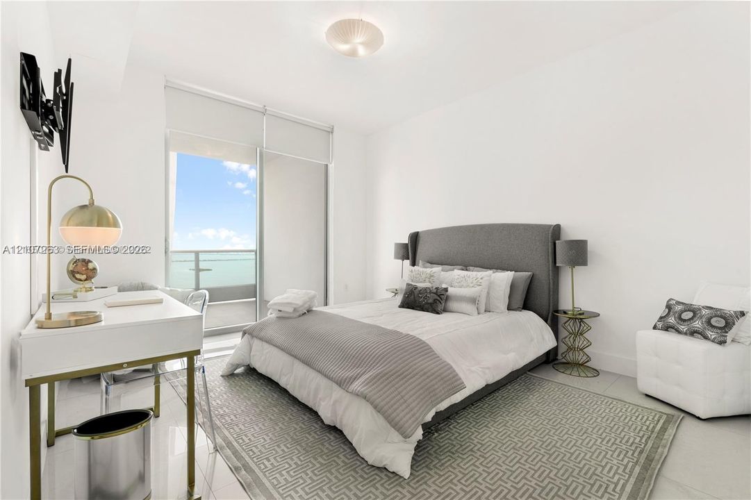 For Sale: $650,000 (1 beds, 2 baths, 1031 Square Feet)
