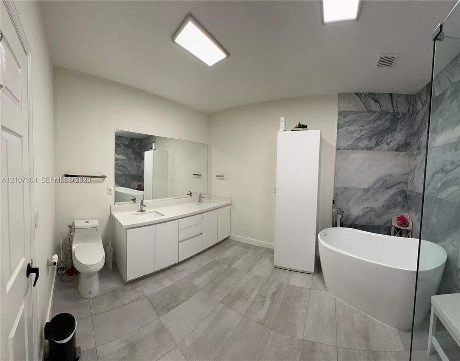 For Rent: $3,500 (3 beds, 2 baths, 1747 Square Feet)